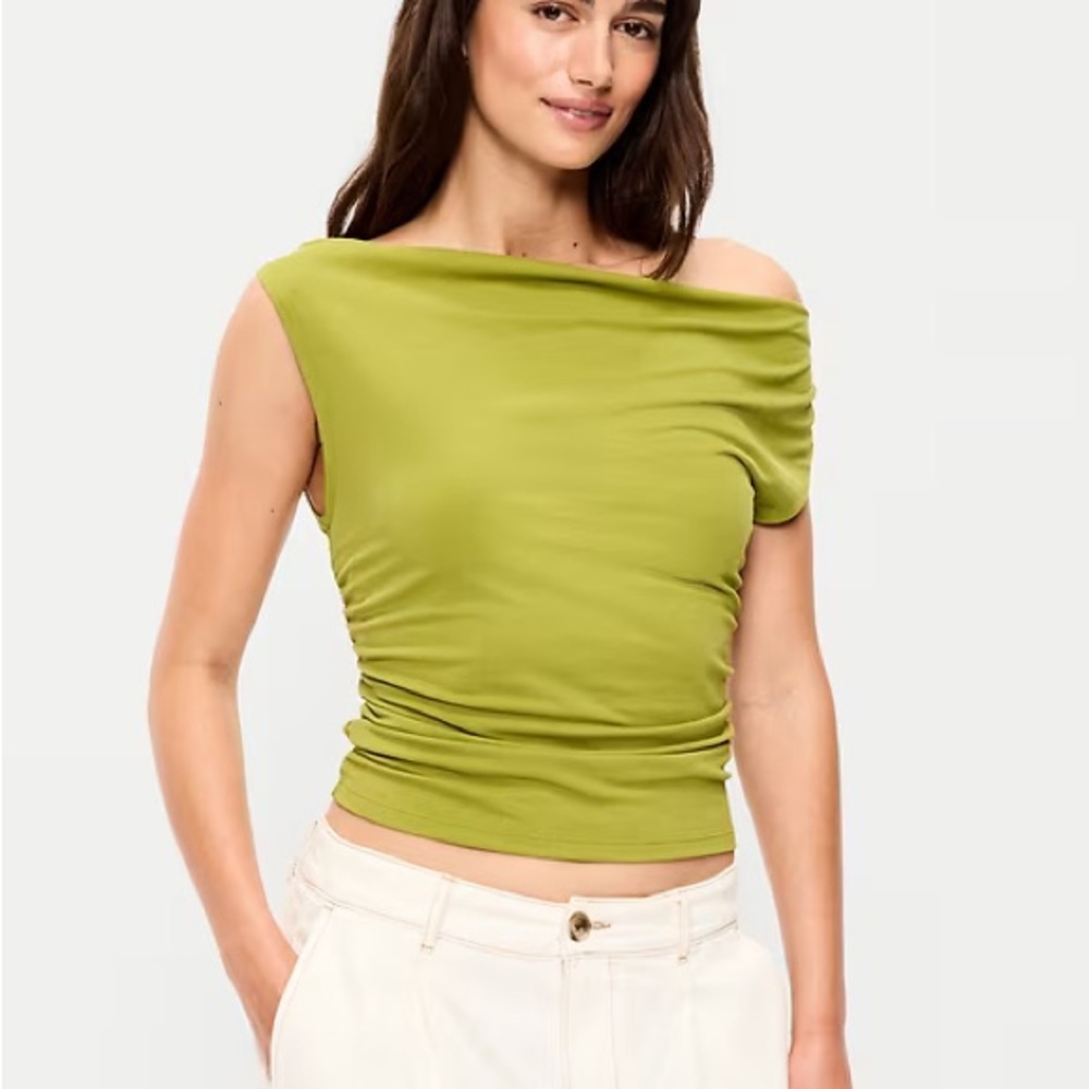 Off-Shoulder Ruched Tank Top in green